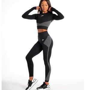 Pursue Fitness Black Adapt Seamless Set